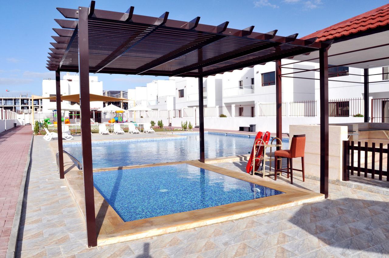 Ewan Grand Resort Аджман Экстерьер фото