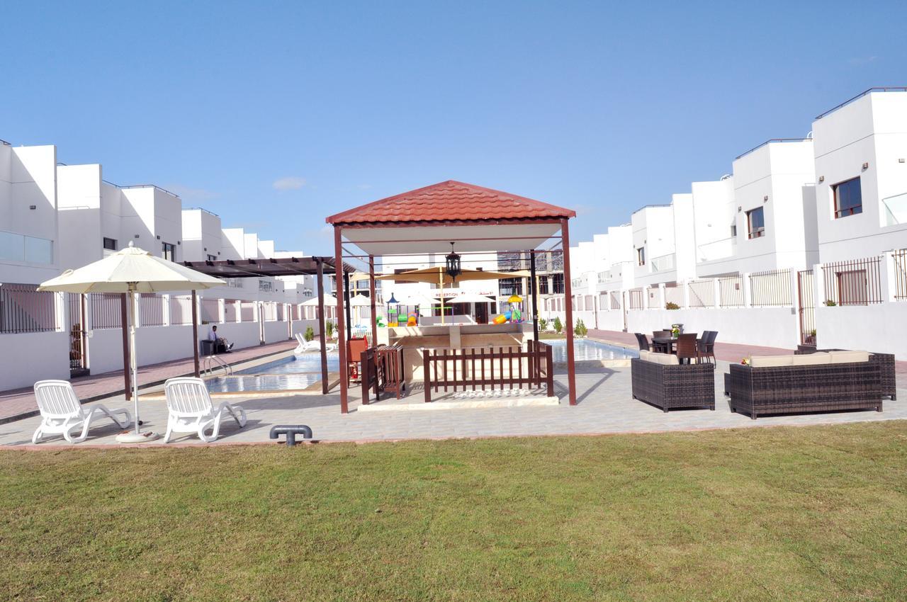 Ewan Grand Resort Аджман Экстерьер фото