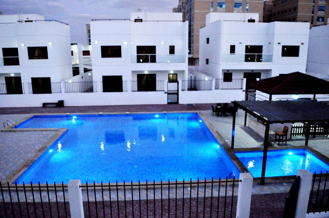 Ewan Grand Resort Аджман Экстерьер фото