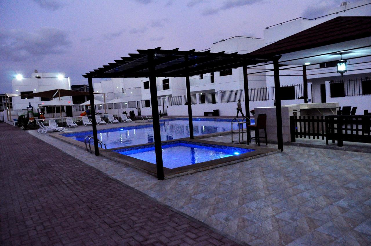 Ewan Grand Resort Аджман Экстерьер фото