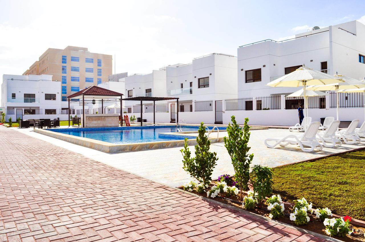 Ewan Grand Resort Аджман Экстерьер фото