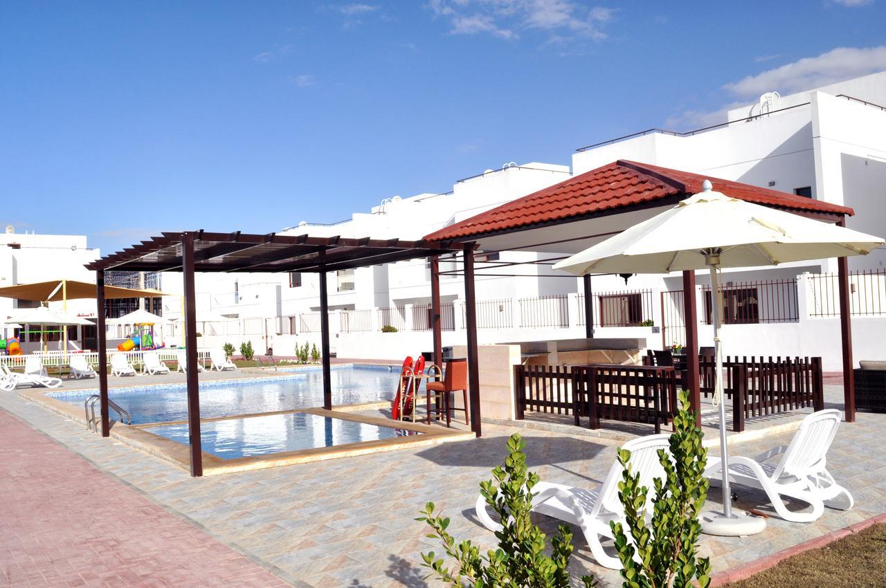 Ewan Grand Resort Аджман Экстерьер фото