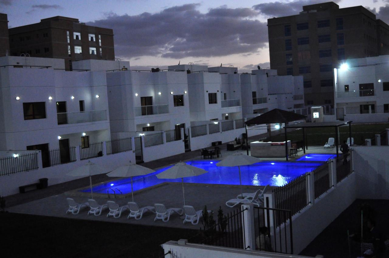 Ewan Grand Resort Аджман Экстерьер фото