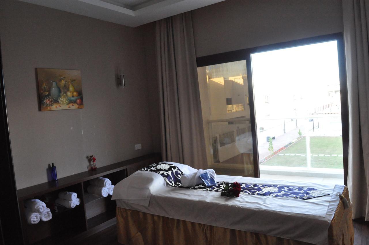 Ewan Grand Resort Аджман Экстерьер фото